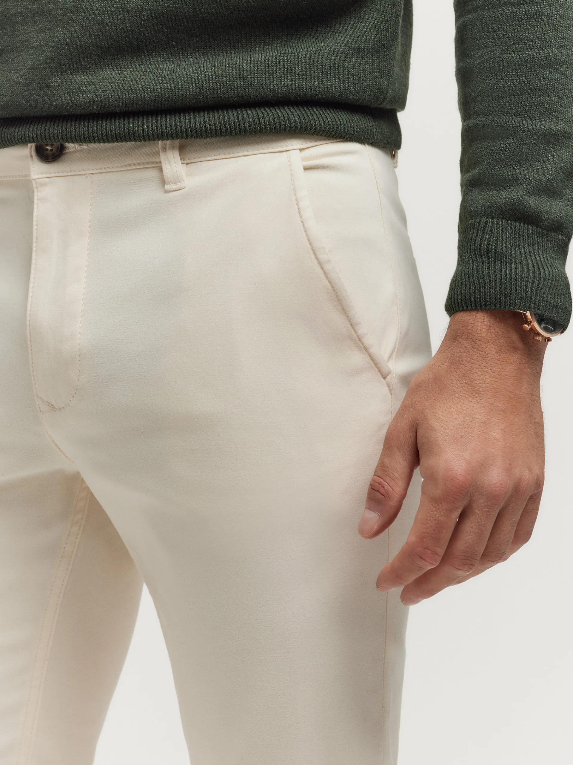 Chino-Alvaro Moreno PANTALON ELVIS Crudo